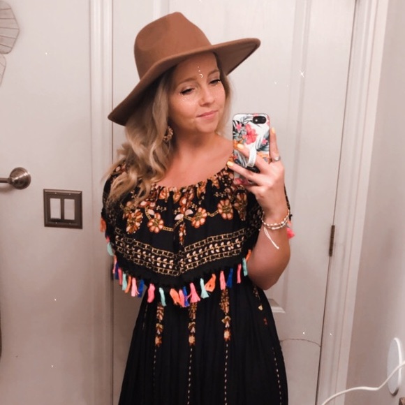 Hi Posh Friends! 💗 - Picture 5 of 7